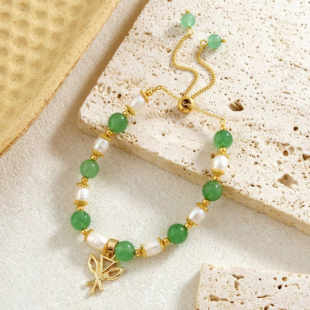 💚Bracelet Perles et Charms Plaqué Or 💚