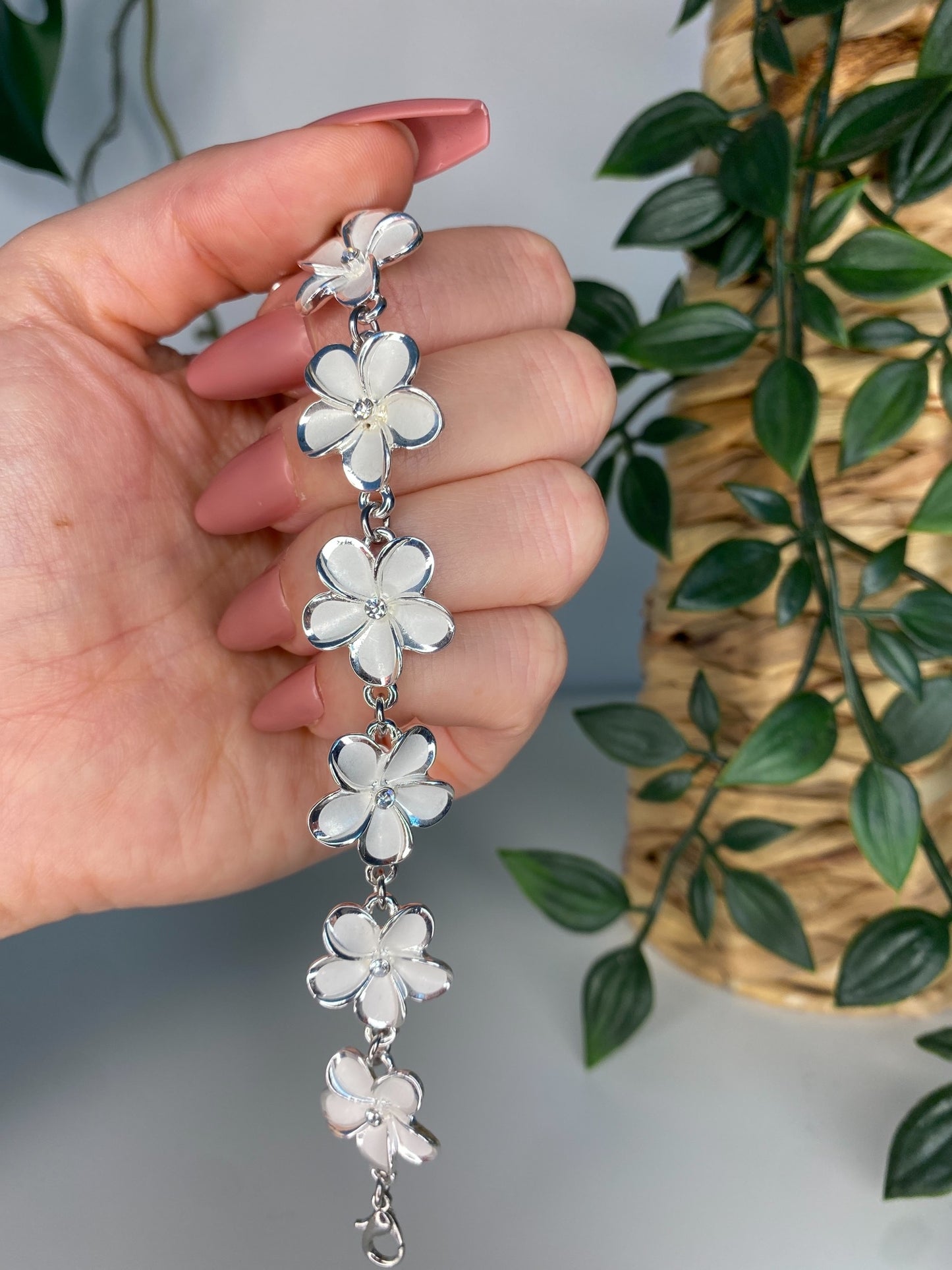 ✨ Bracelet Fleuri Plaqué Or et Argent – Élégance Naturelle ✨